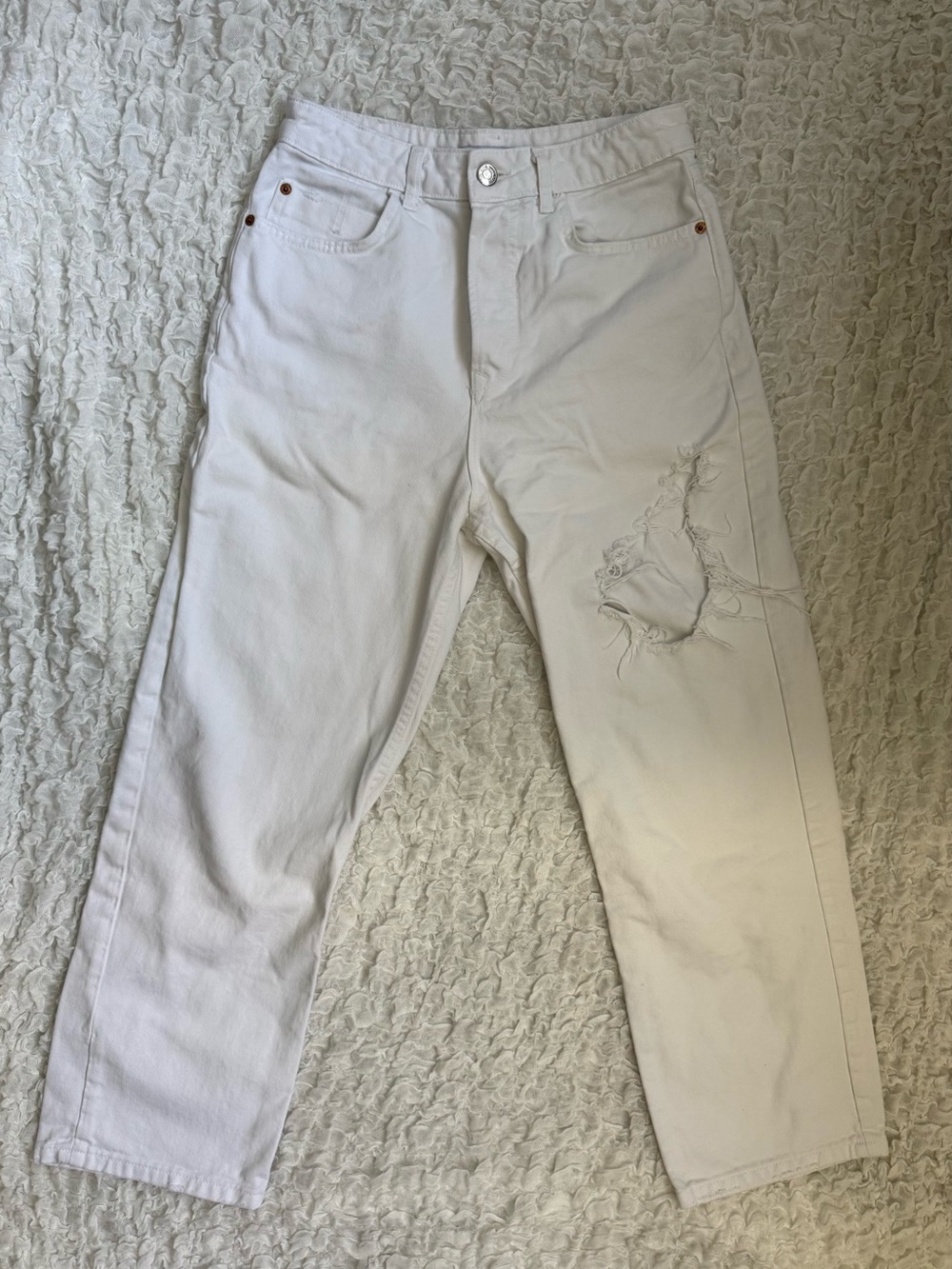 Zara Women's High-Rise White Jeans with Distressed Detail
